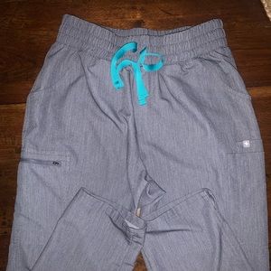 High-Waisted Figs Scrub Pants- Graphite Grey Petite M